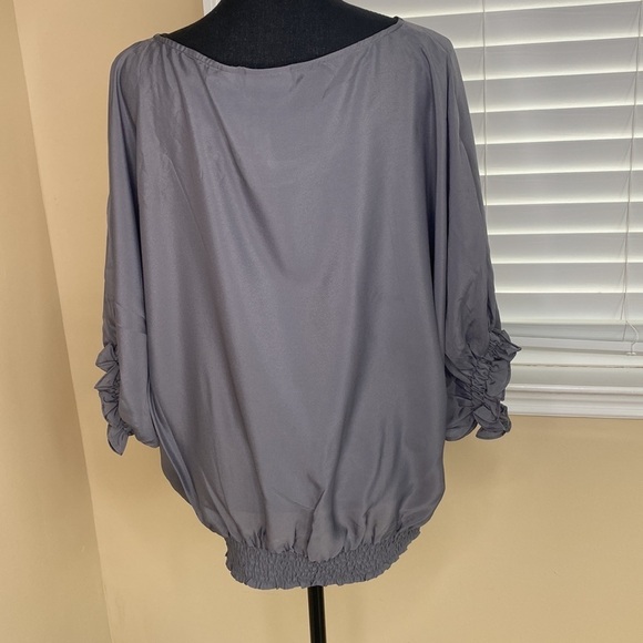 Gray Gathered Puffy Bell Sleeves - Picture 3 of 8